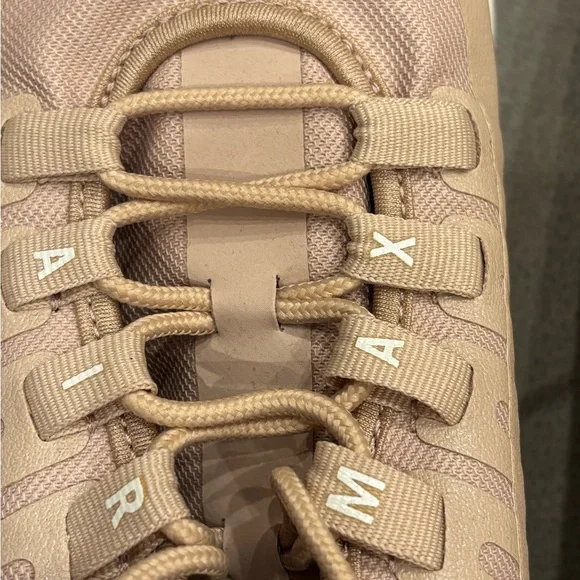 Nike Max Air Women’s Sneakers in Blush - Picture 2 of 7